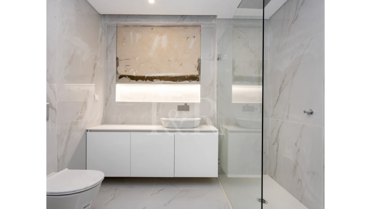 Apartamento T3 para Venda em Carcavelos e Parede Foto 11