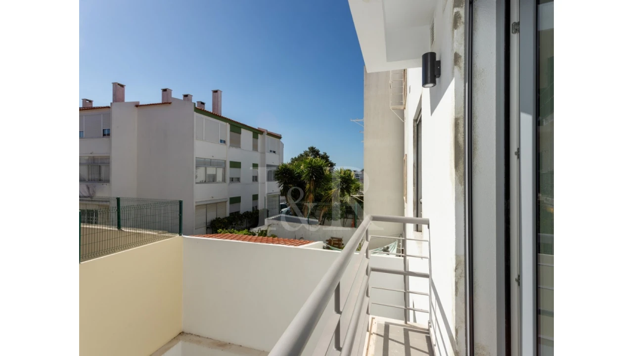 Apartamento T3 para Venda em Carcavelos e Parede Foto 19