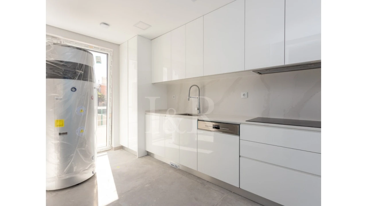 Apartamento T3 para Venda em Carcavelos e Parede Foto 22