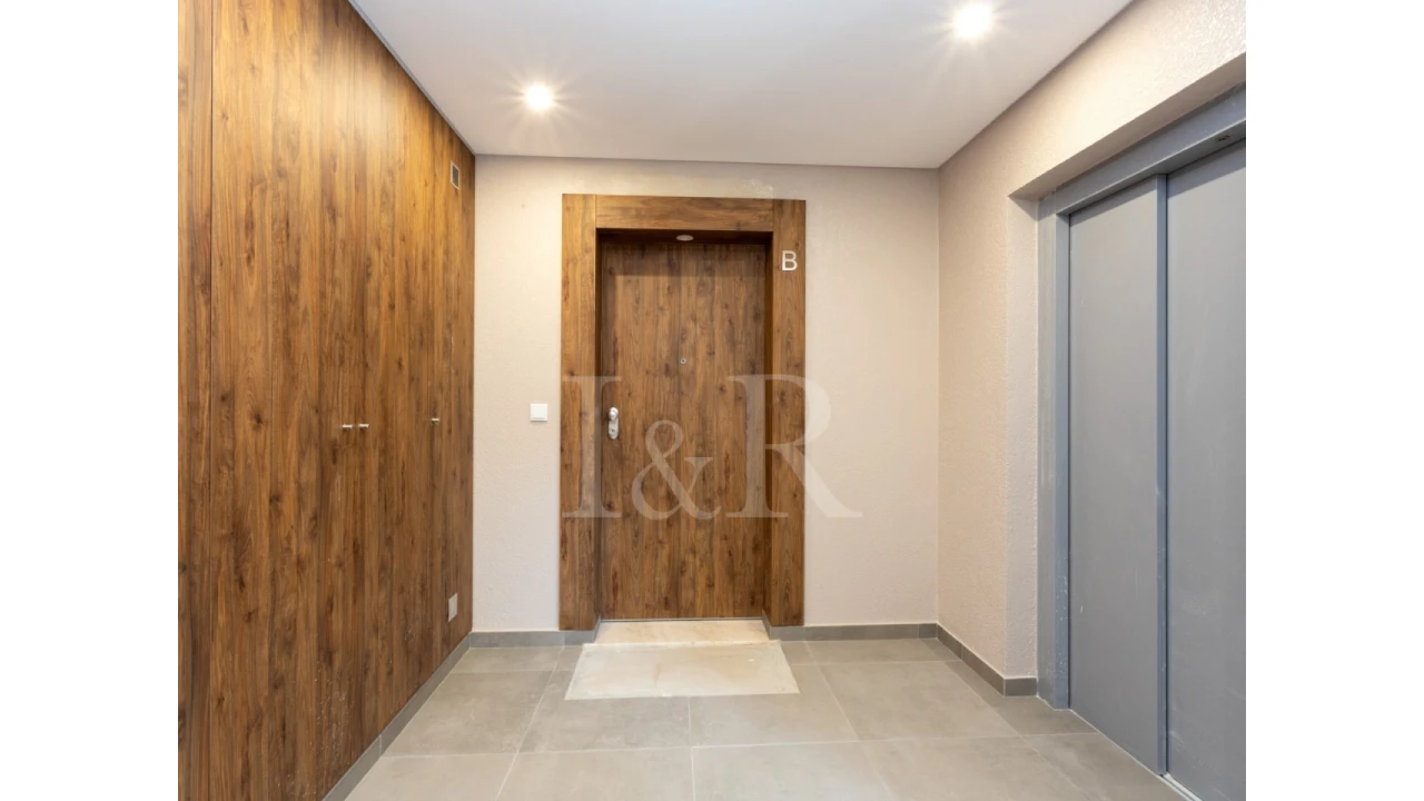 Apartamento T3 para Venda em Carcavelos e Parede Foto 26