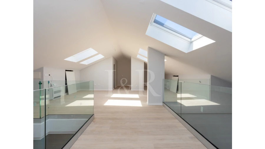 Apartamento T3 para Venda em Carcavelos e Parede Foto 6