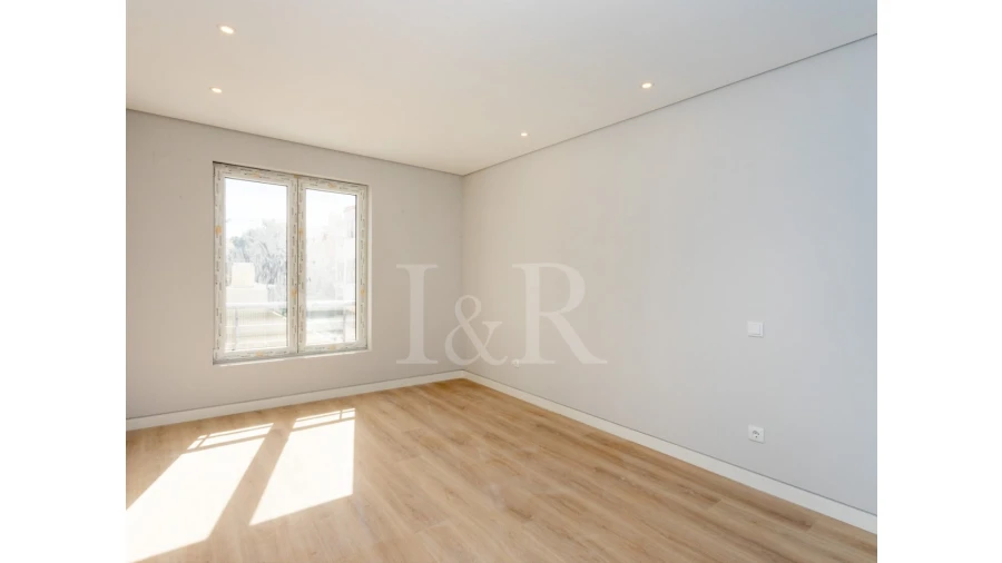 Apartamento T3 para Venda em Carcavelos e Parede Foto 9