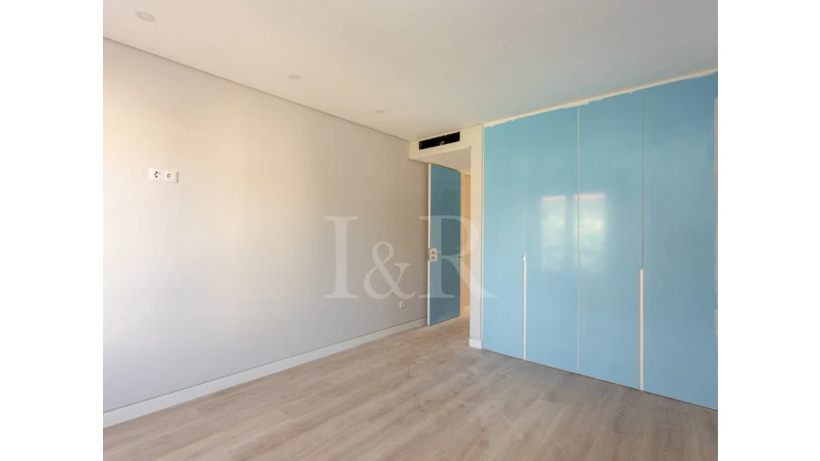 Apartamento T3 para Venda em Carcavelos e Parede Foto 17