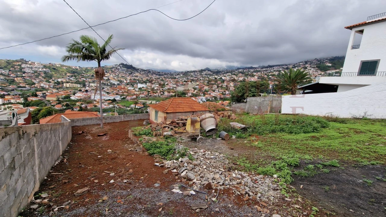 Moradia T3 para Venda em São Roque Foto 1