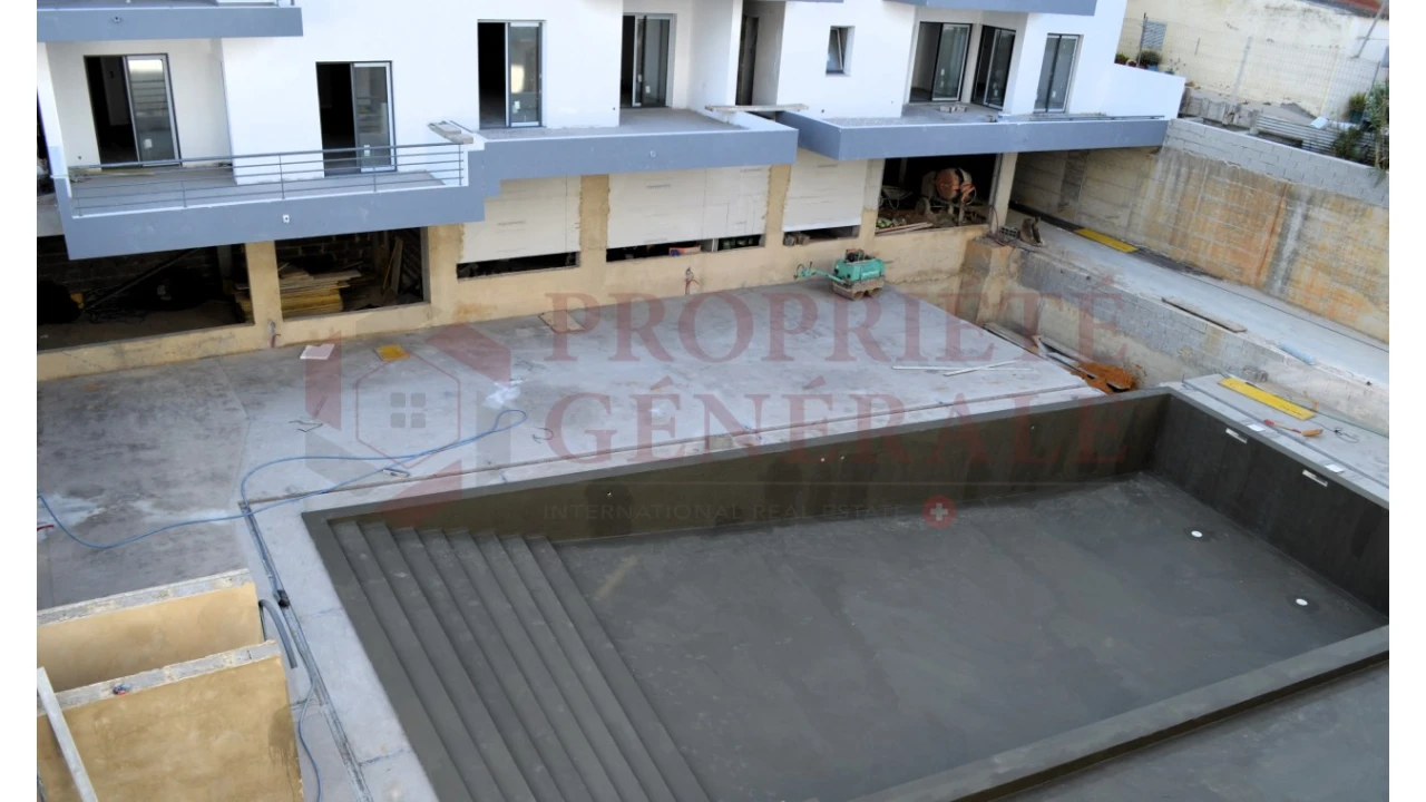 Apartamento T1 para Venda em Quelfes Foto 8