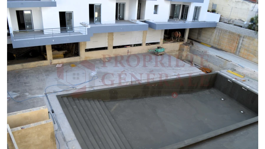 Apartamento T1 para Venda em Quelfes Foto 8