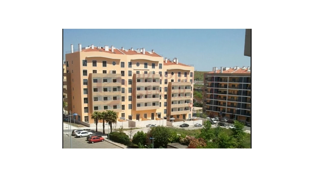 Loja para Venda em Falagueira-Venda Nova Foto 1