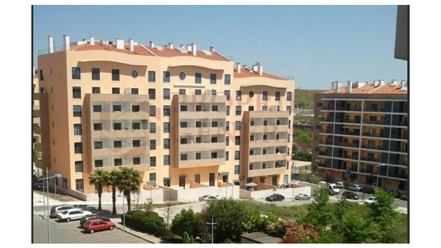 Loja para Venda em Falagueira-Venda Nova Foto 1