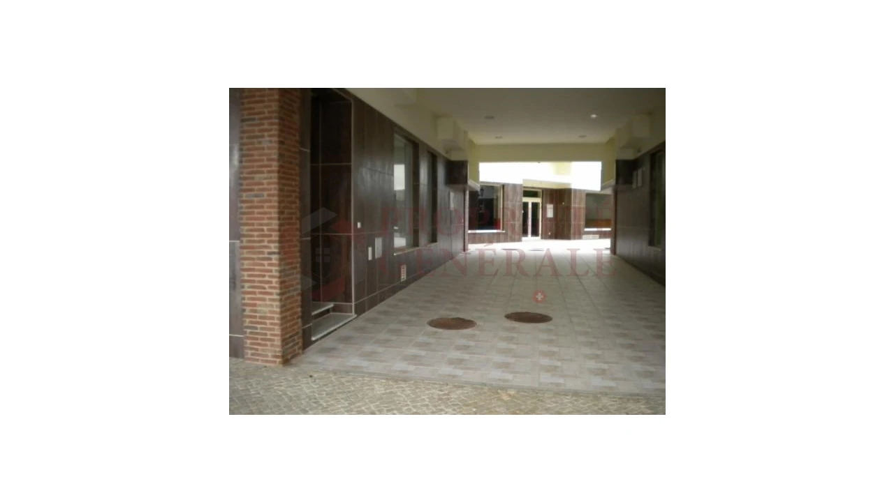 Loja para Venda em Ferragudo Foto 1