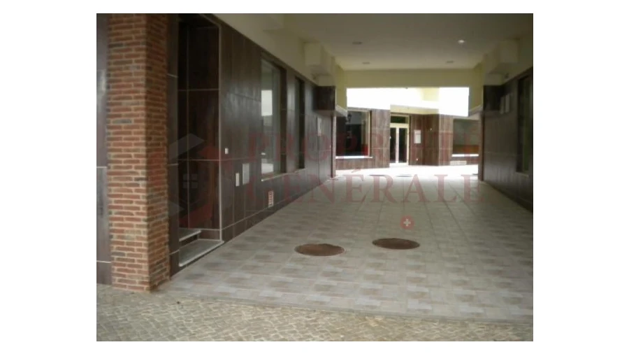 Loja para Venda em Ferragudo Foto 1