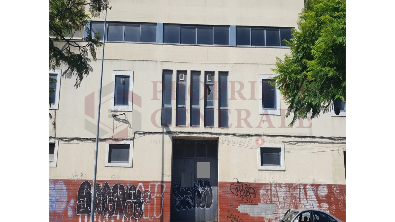 Prédio para Venda em Sacavém e Prior Velho Foto 1