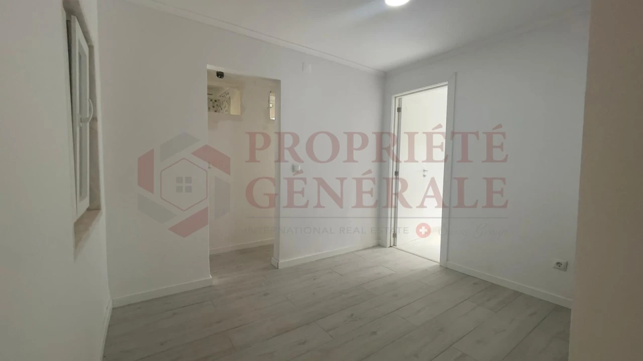 Moradia T9 para Venda em Ajuda Foto 36