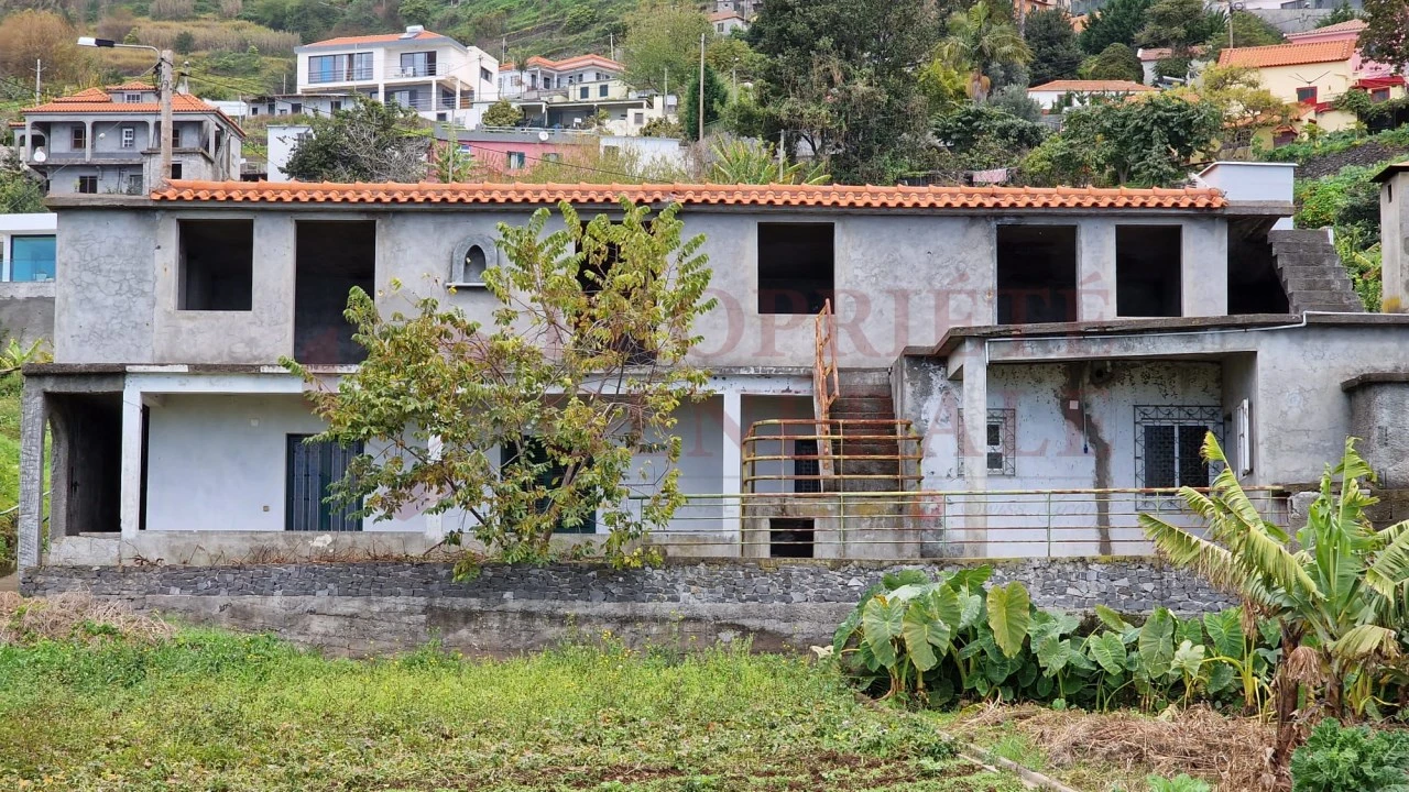 Moradia T2 para Venda em Estreito da Calheta Foto 9