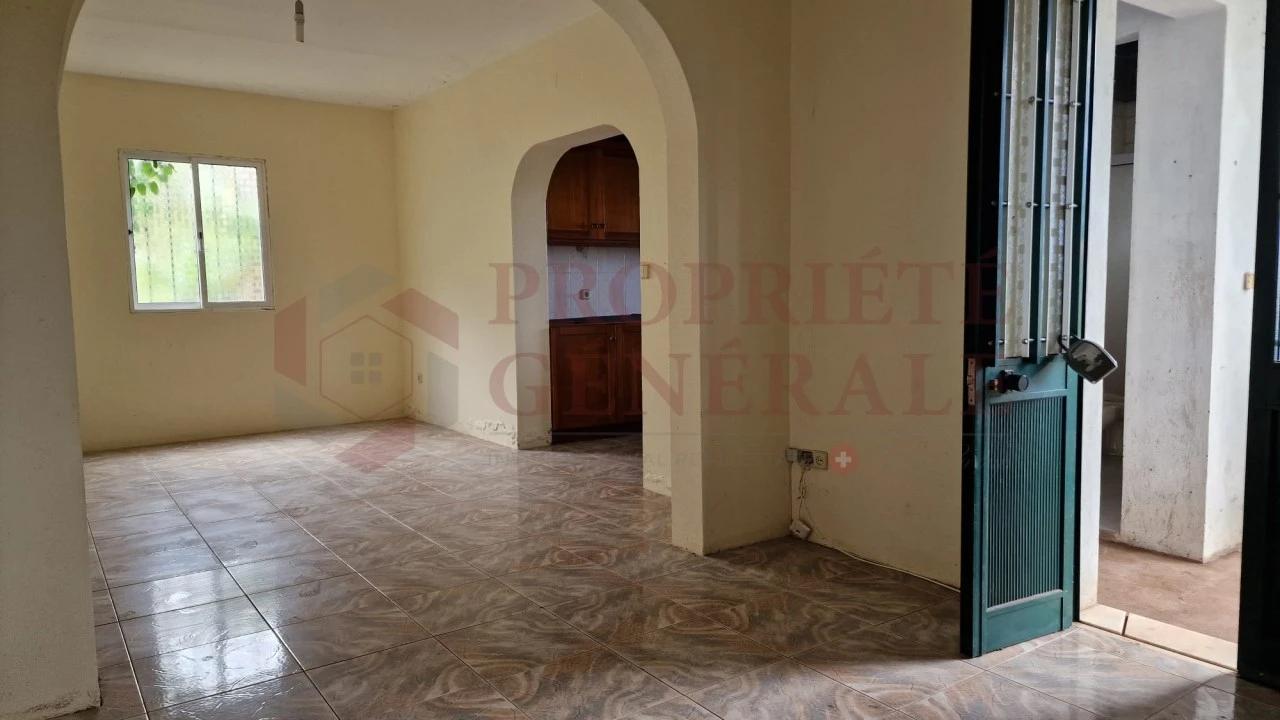 Moradia T2 para Venda em Estreito da Calheta Foto 13