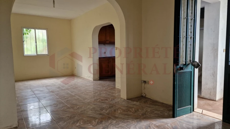 Moradia T2 para Venda em Estreito da Calheta Foto 13