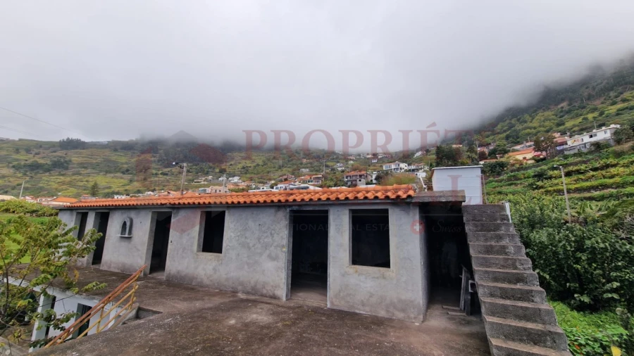 Moradia T2 para Venda em Estreito da Calheta Foto 23