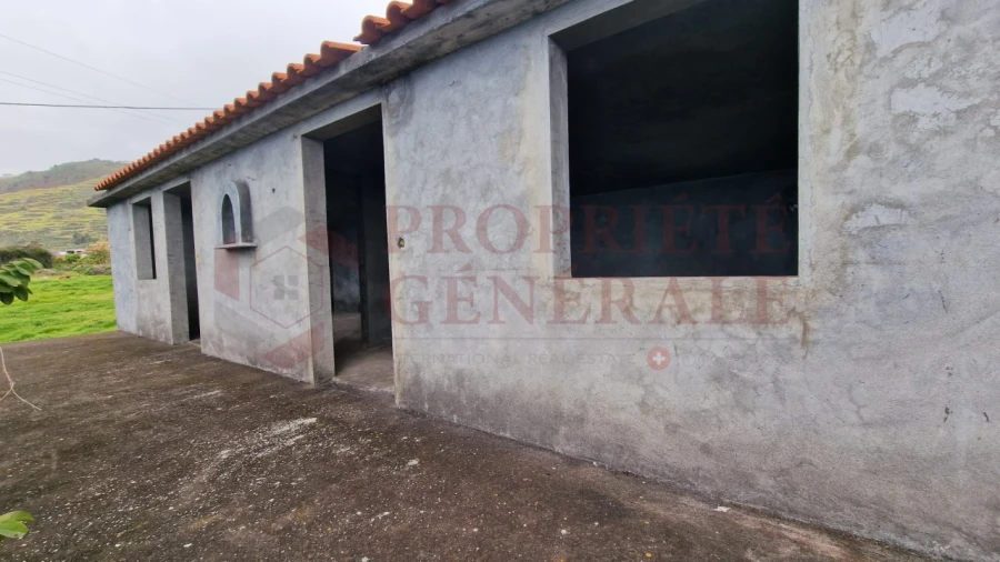 Moradia T2 para Venda em Estreito da Calheta Foto 24