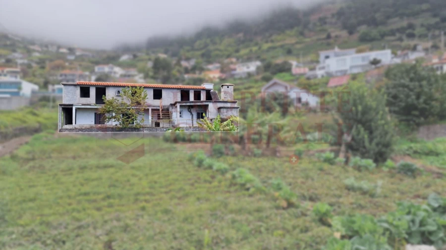 Moradia T2 para Venda em Estreito da Calheta Foto 2