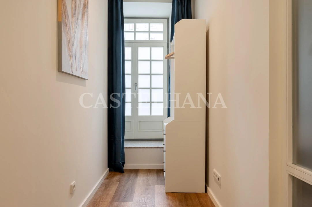 Apartamento T2 para Venda em Cedofeita, Santo Ildefonso, Sé, Miragaia, São Nicolau e Vitória Foto 5