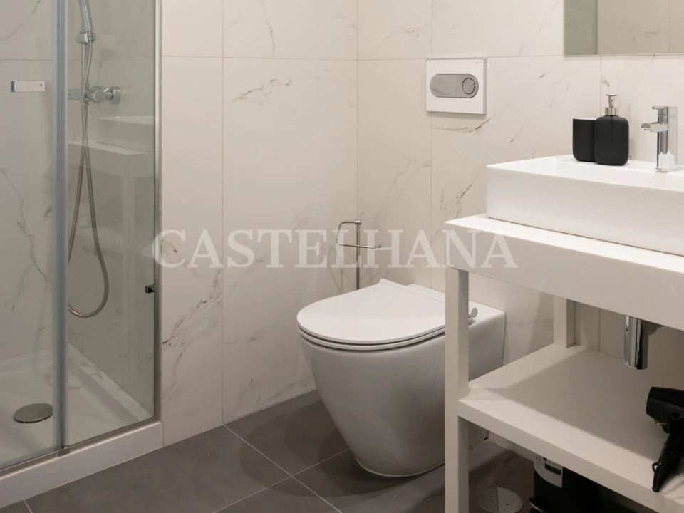 Apartamento T2 para Venda em Cedofeita, Santo Ildefonso, Sé, Miragaia, São Nicolau e Vitória Foto 9