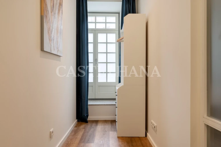 Apartamento T2 para Venda em Cedofeita, Santo Ildefonso, Sé, Miragaia, São Nicolau e Vitória Foto 5