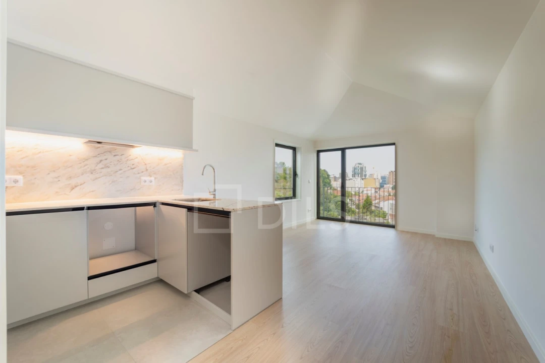 Apartamento T2 para Venda em Lordelo do Ouro e Massarelos Foto 3