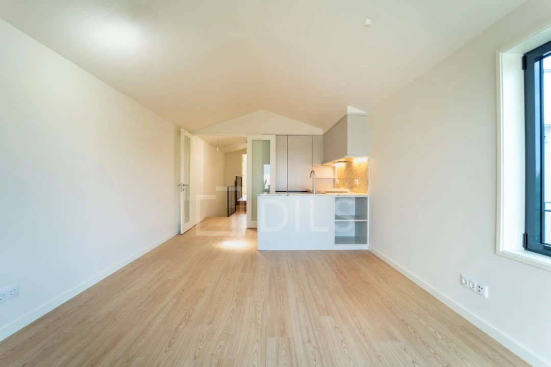 Apartamento T2 para Venda em Lordelo do Ouro e Massarelos Foto 5