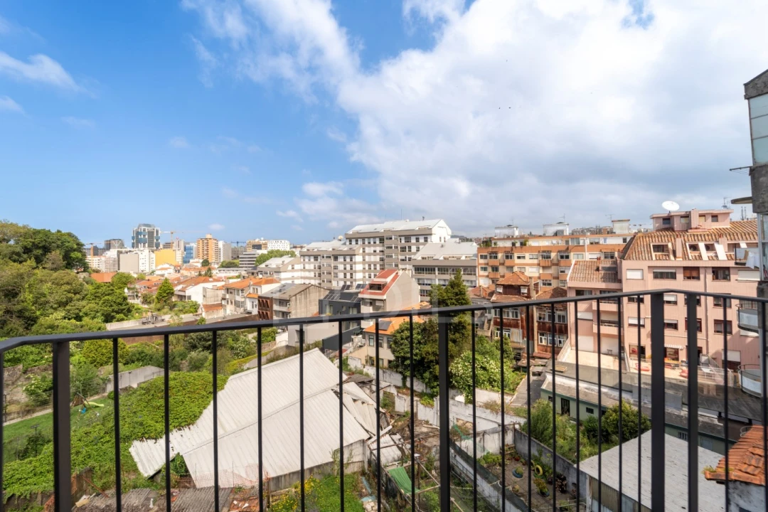Apartamento T2 para Venda em Lordelo do Ouro e Massarelos Foto 23