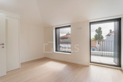 Apartamento T2 para Venda em Lordelo do Ouro e Massarelos