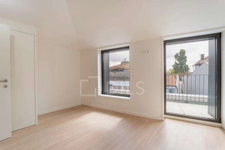 Apartamento T2 para Venda em Lordelo do Ouro e Massarelos Foto 7