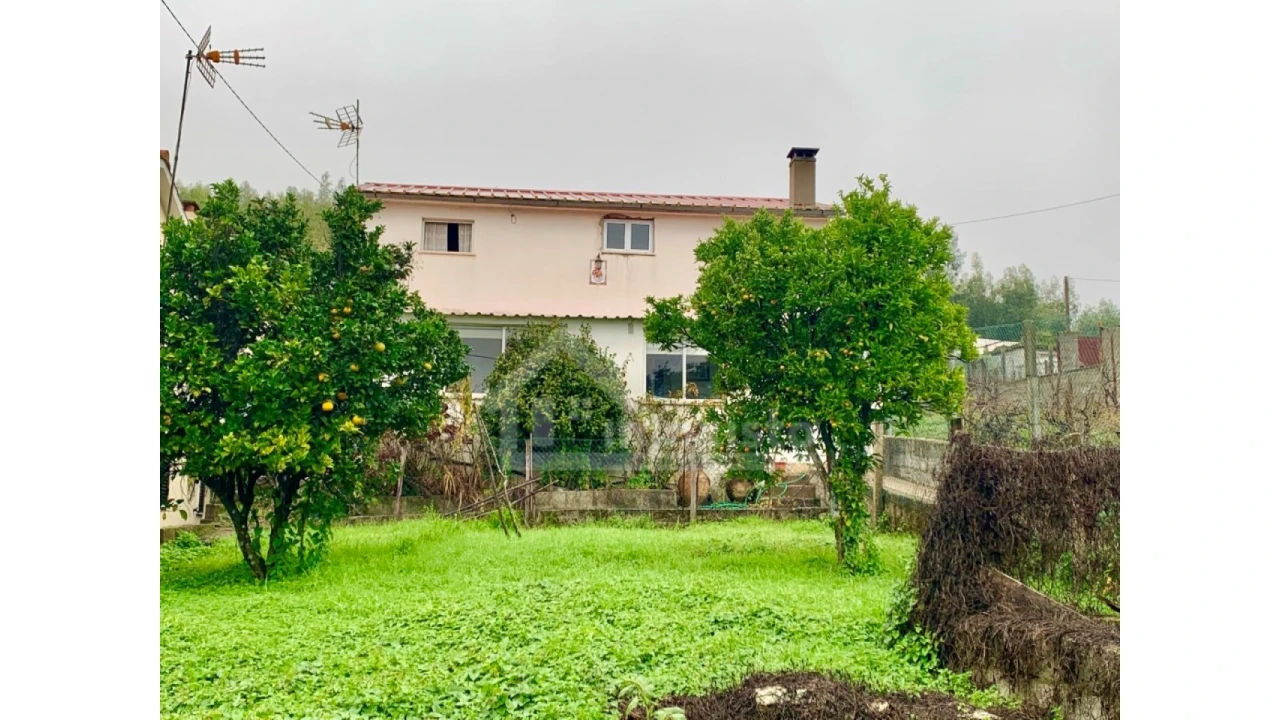 Moradia T3 para Venda em Castanheira de Pêra e Coentral Foto 2