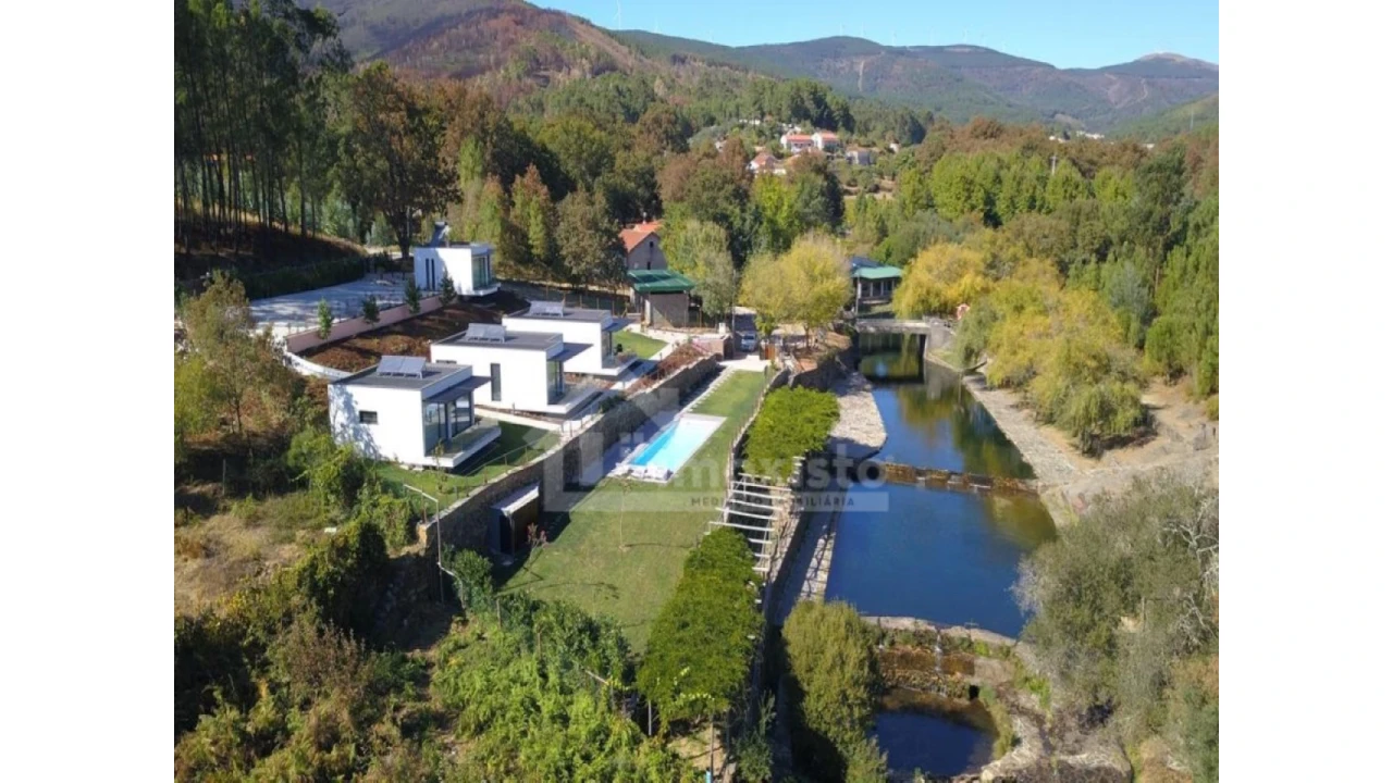 Terreno para Venda em Castanheira de Pêra e Coentral Foto 9