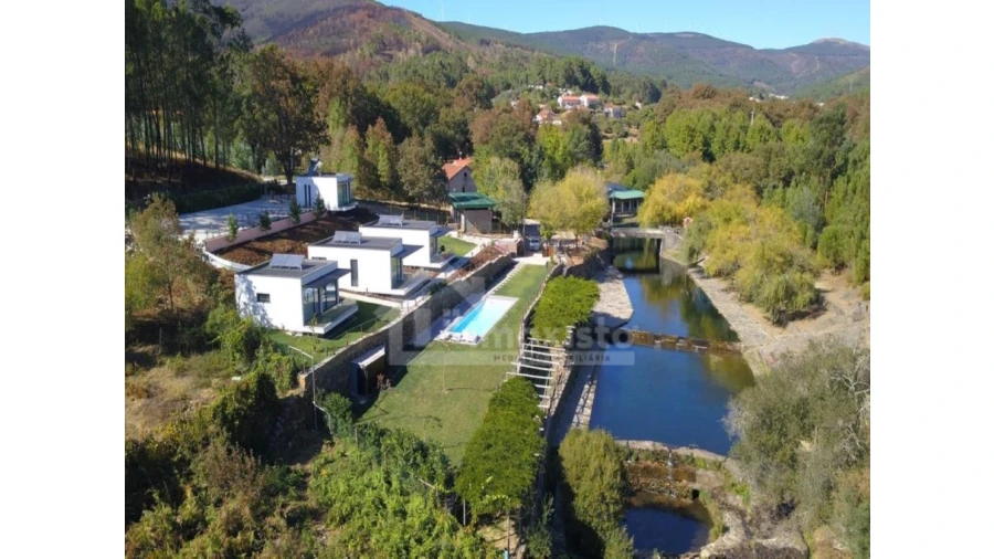 Terreno para Venda em Castanheira de Pêra e Coentral Foto 9