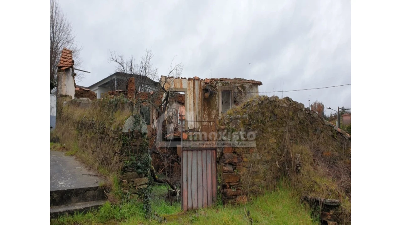 Terreno para Venda em Castanheira de Pêra e Coentral Foto 1