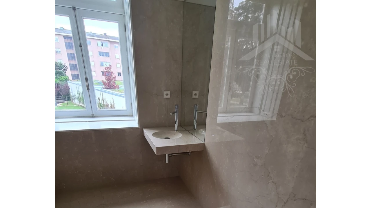 Apartamento T4 para Venda em Bonfim Foto 48