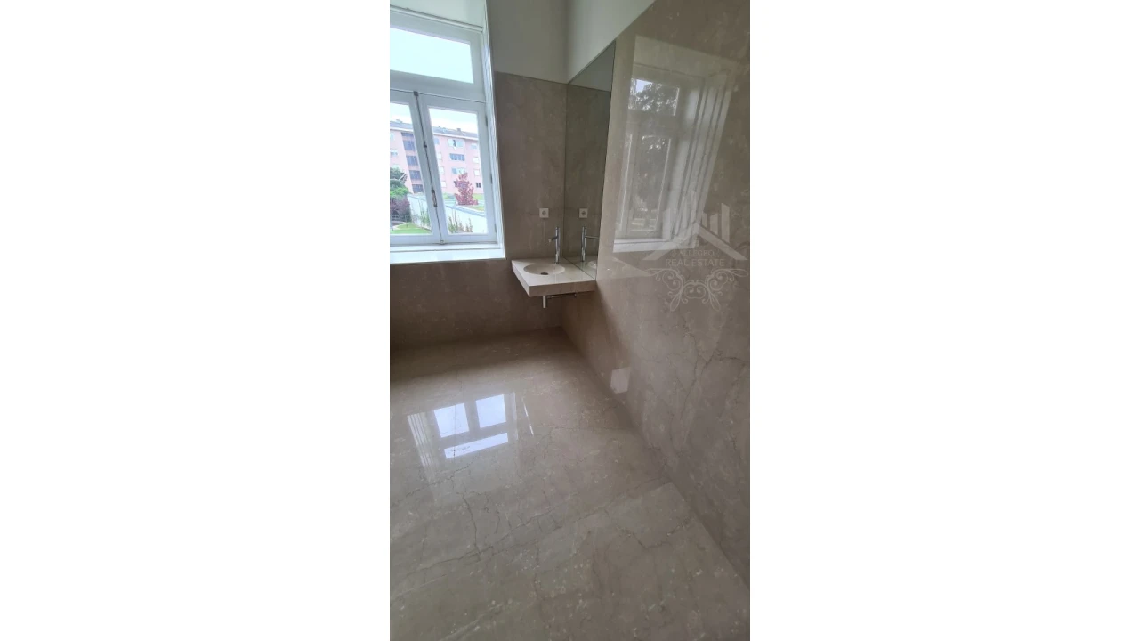 Moradia T4 para Venda em Paranhos Foto 44