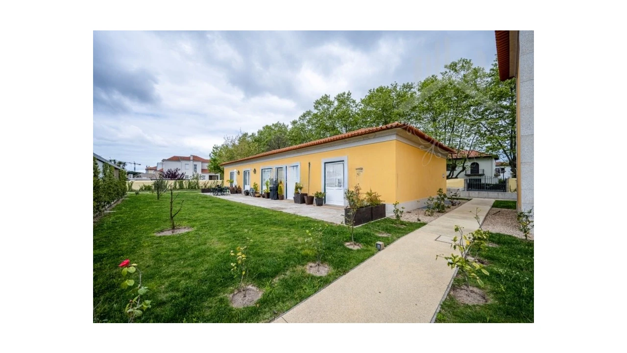 Moradia T4 para Venda em Paranhos Foto 11