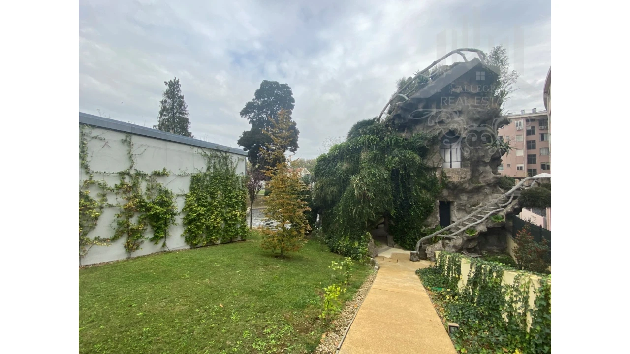 Moradia T4 para Venda em Paranhos Foto 24