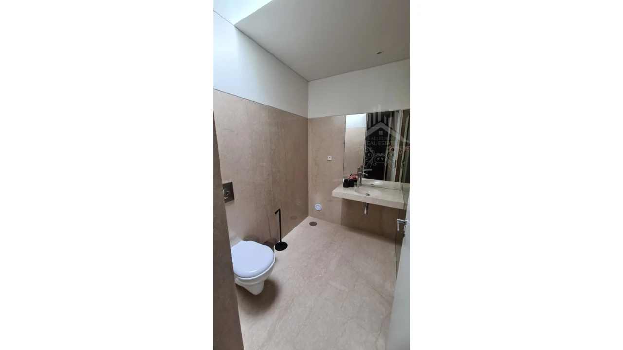 Moradia T5 para Venda em Paranhos Foto 42