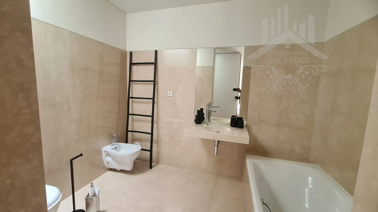 Moradia T5 para Venda em Paranhos Foto 38