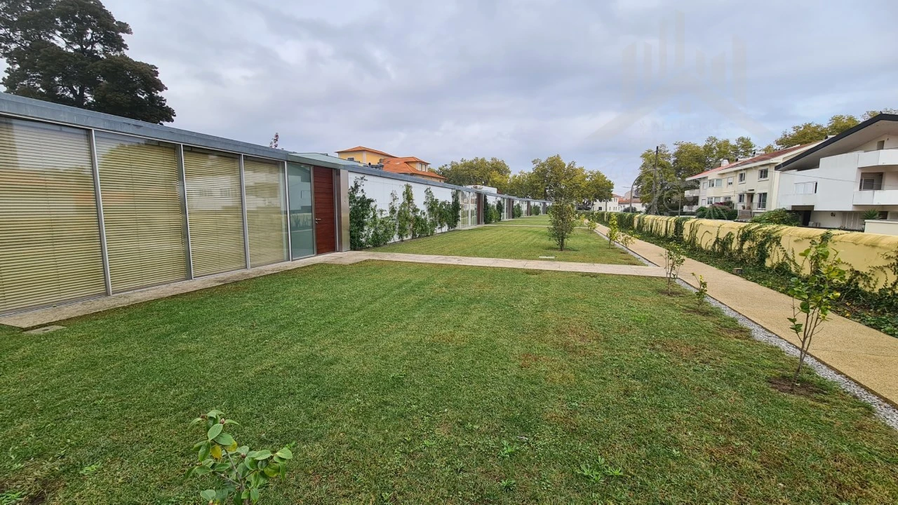 Moradia T5 para Venda em Paranhos Foto 16