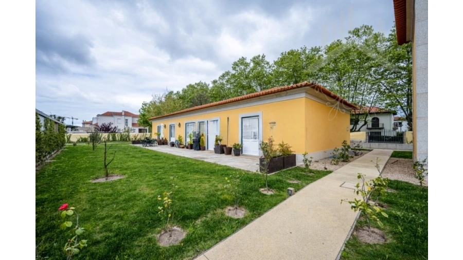 Moradia T5 para Venda em Paranhos Foto 12