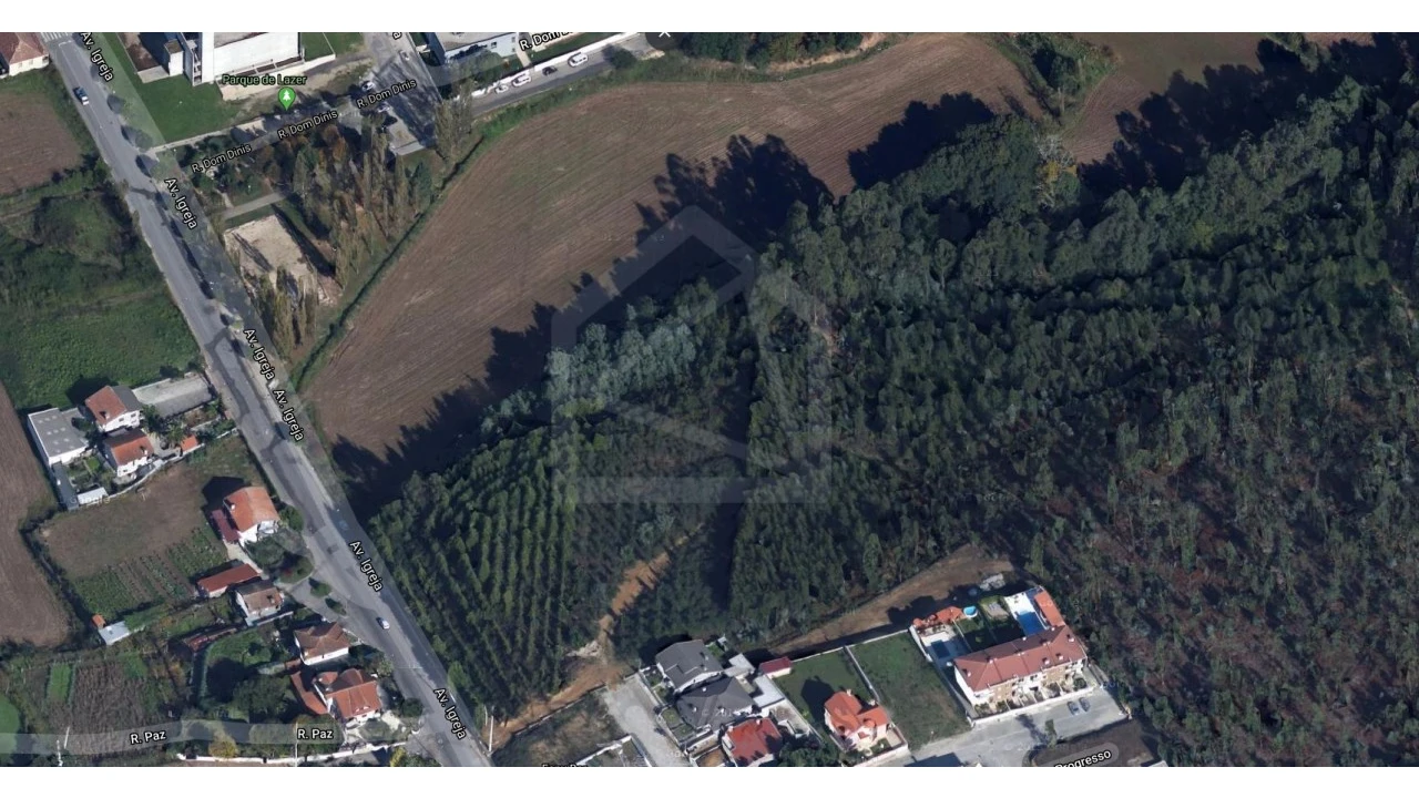 Terreno para Venda em Santa Maria da Feira, Travanca, Sanfins e Espargo Foto 1