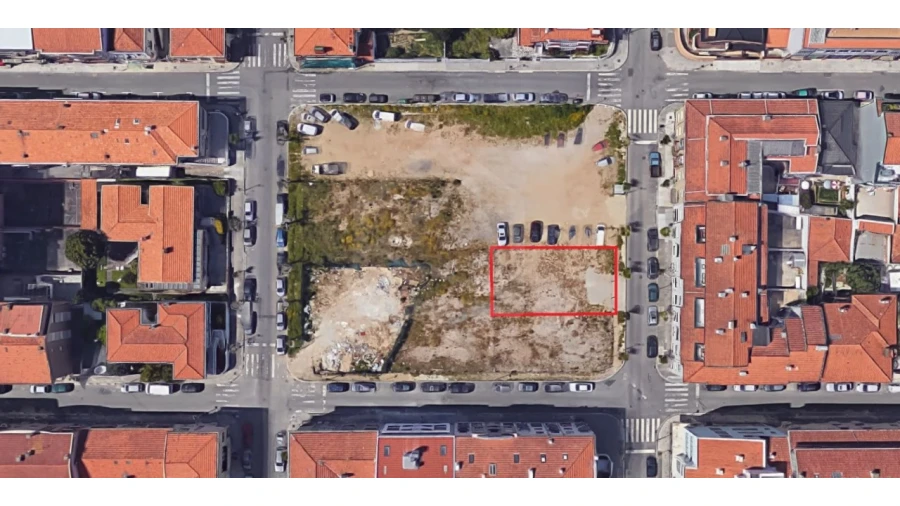 Terreno para Venda em Espinho Foto 2