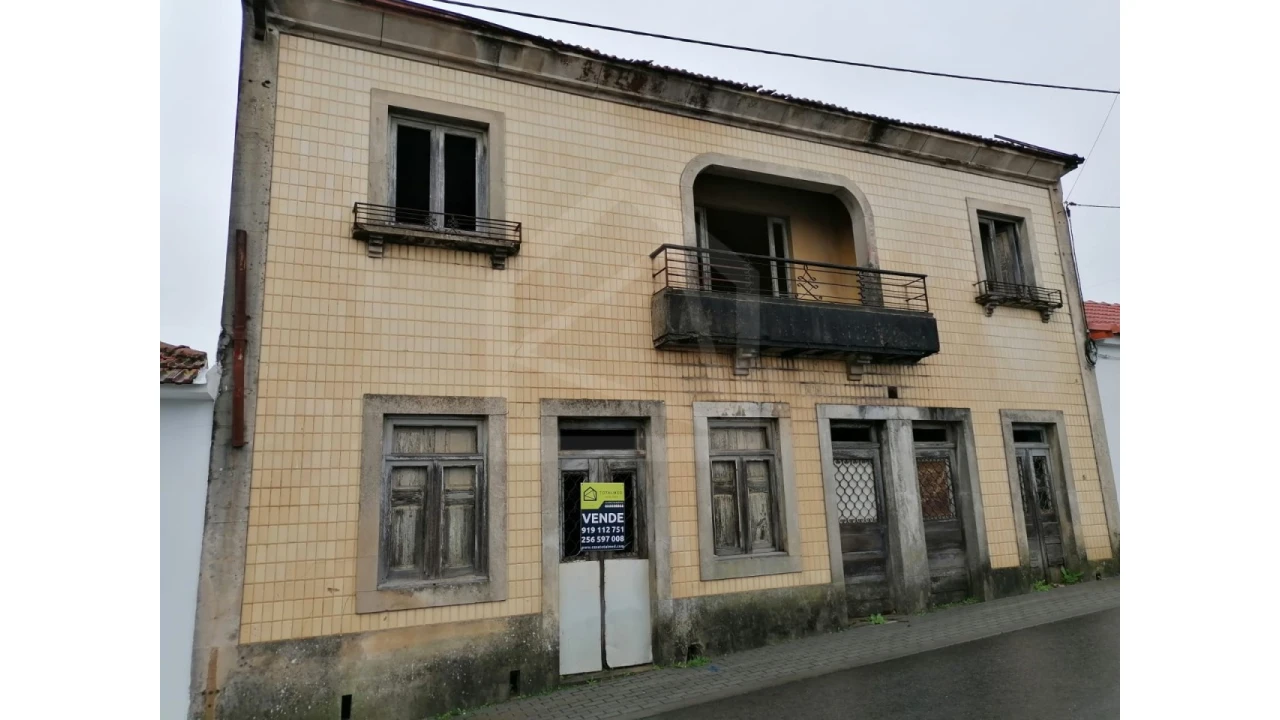 Moradia T3 para Venda em Paços de Brandão Foto 1
