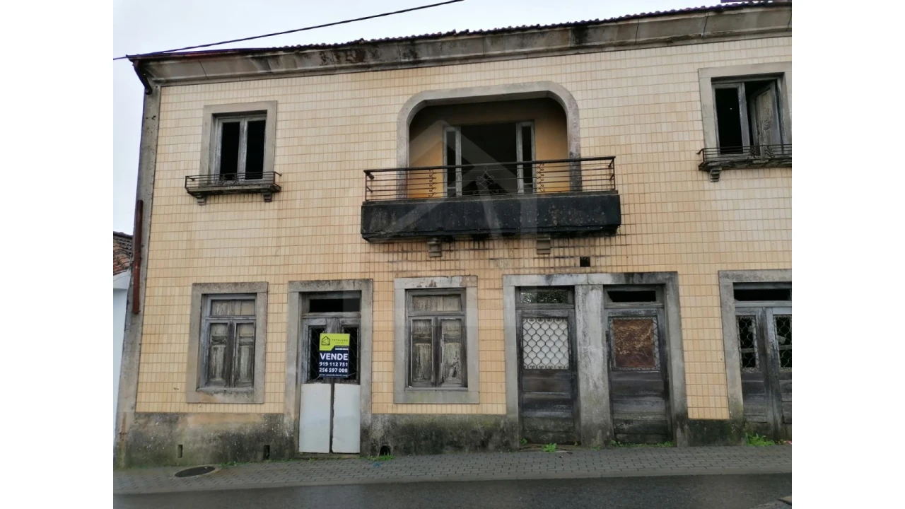 Moradia T3 para Venda em Paços de Brandão Foto 3