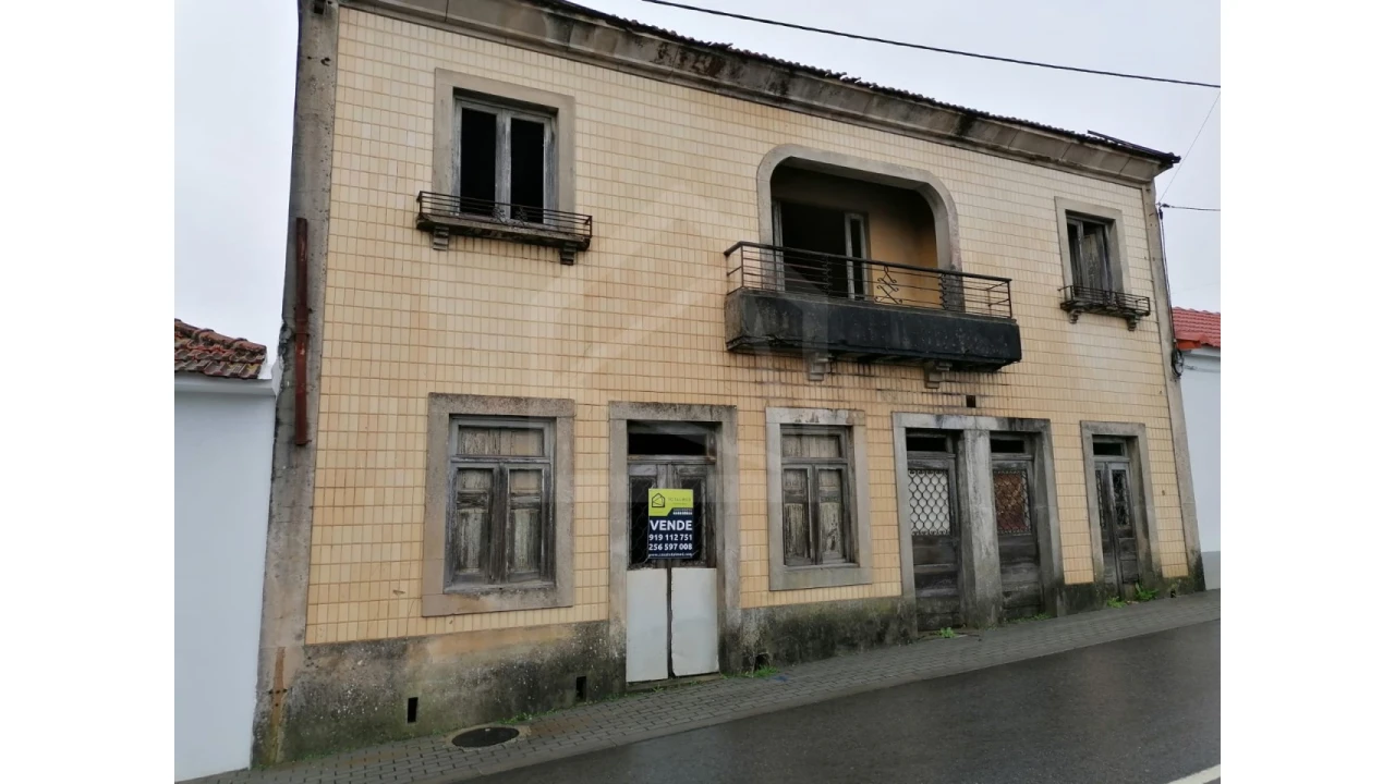 Moradia T3 para Venda em Paços de Brandão Foto 4