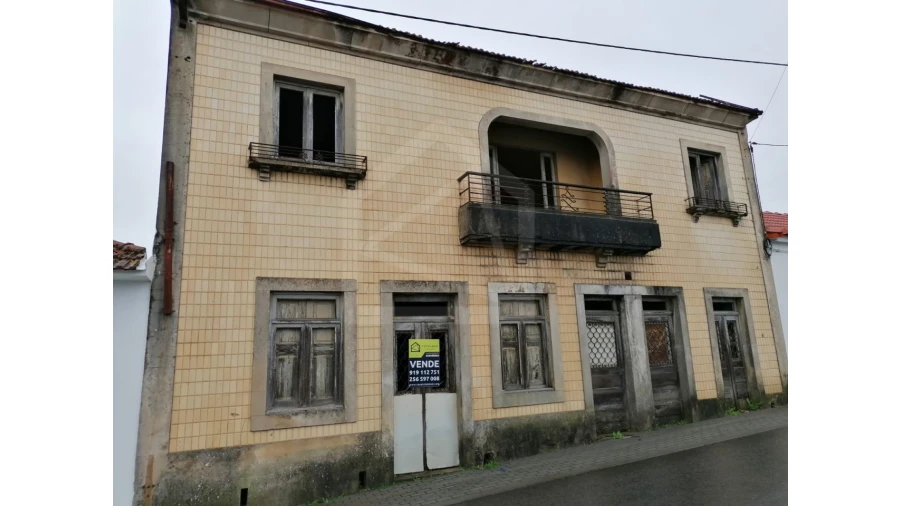 Moradia T3 para Venda em Paços de Brandão Foto 1