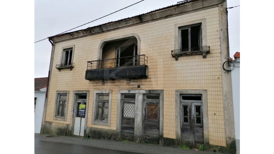 Moradia T3 para Venda em Paços de Brandão Foto 5