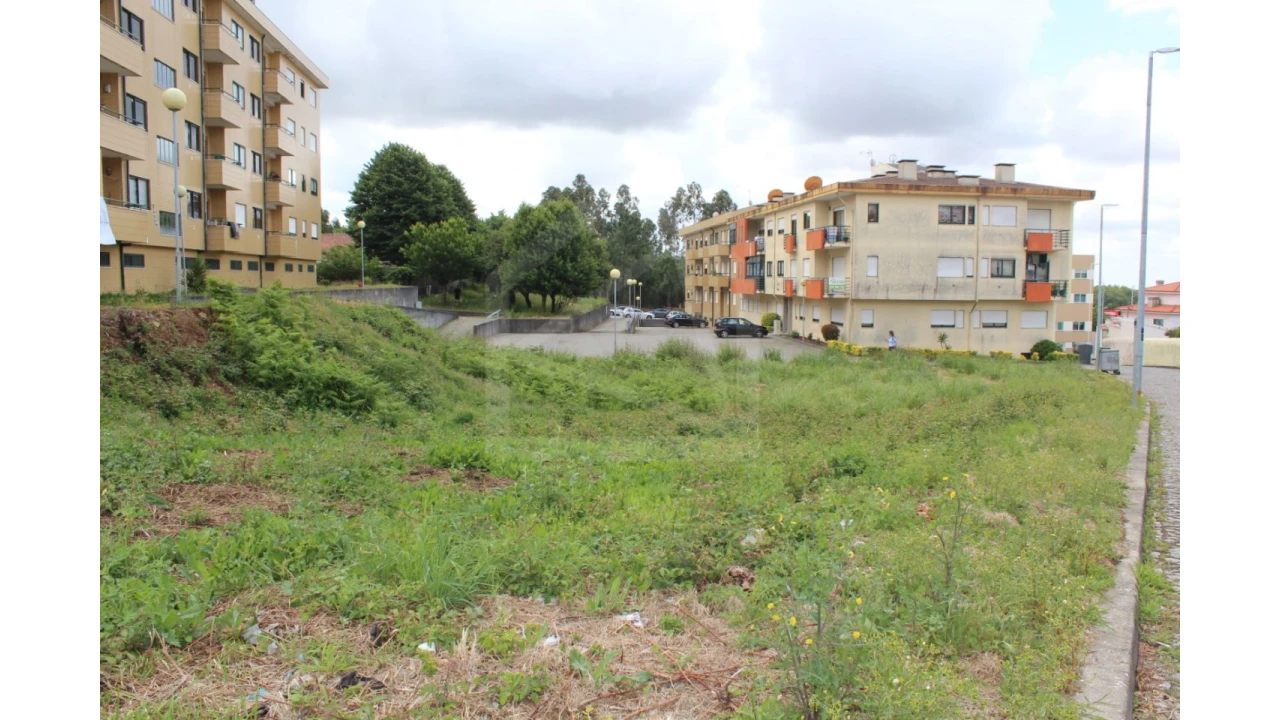 Terreno P/ Prédio para Venda em Mozelos Foto 2
